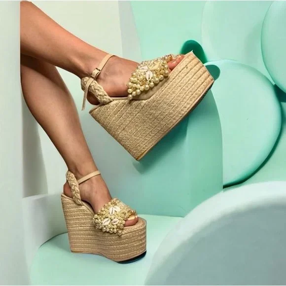 Open toe wedges with beautiful beads - beach style - Picture 2 of 2